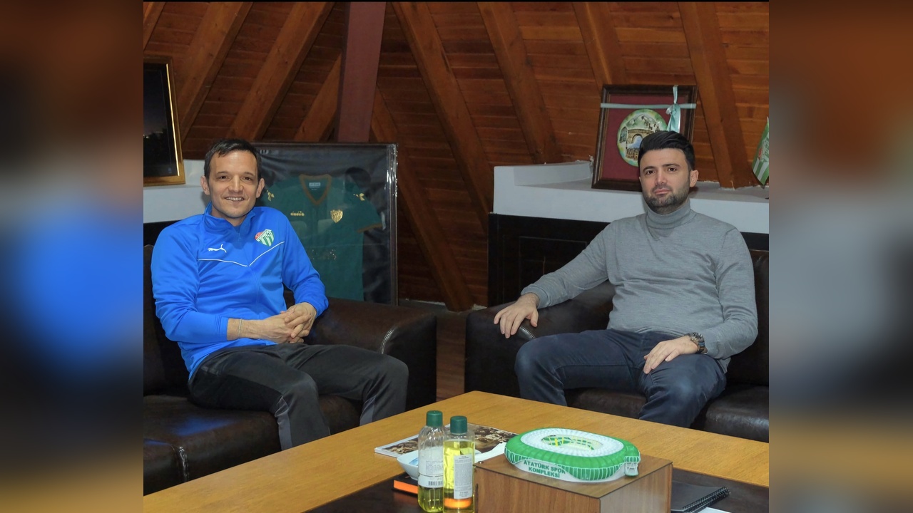 Bursaspor, Teknik Direktör Batalla ile Anlaşmasını Sonlandırdı