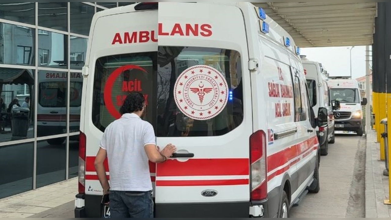 Fabrikada Yüksekten Düşen İşçi Ağır Yaralandı