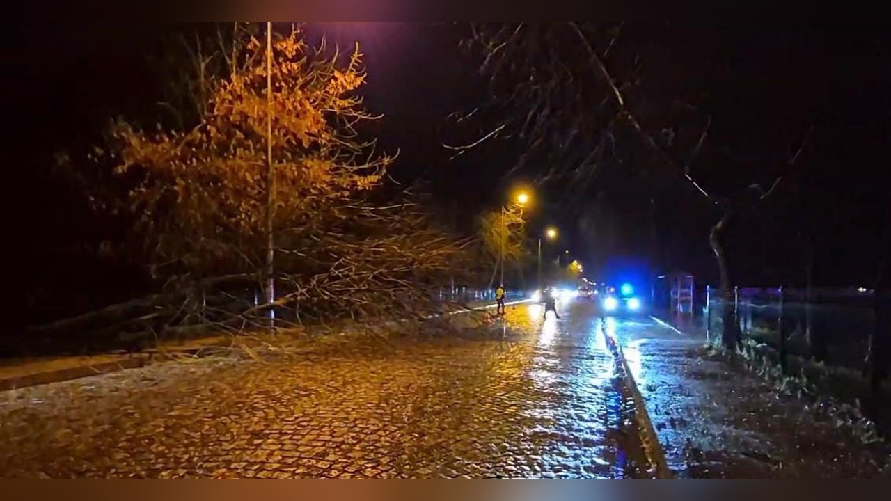 Edirne'de Sağanak Yağış Hayatı Olumsuz Etkiledi