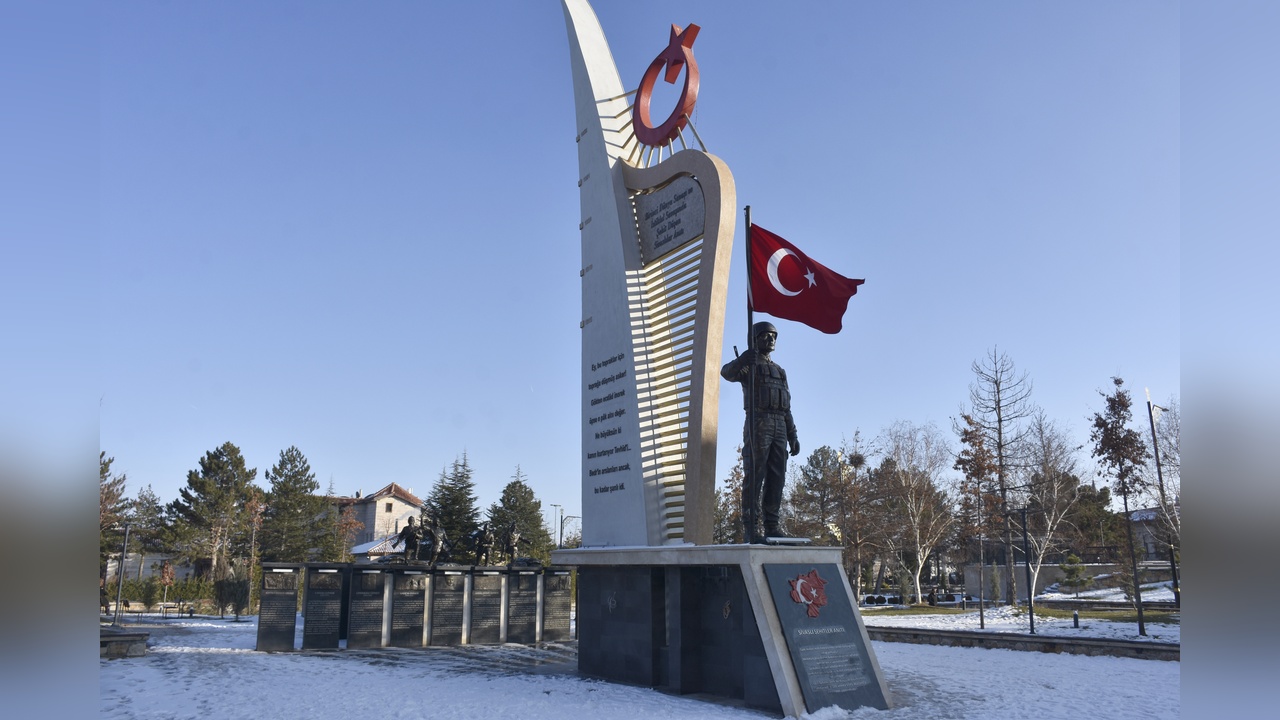 Şehitlerin Hatırası Anıtında Yaşatılıyor