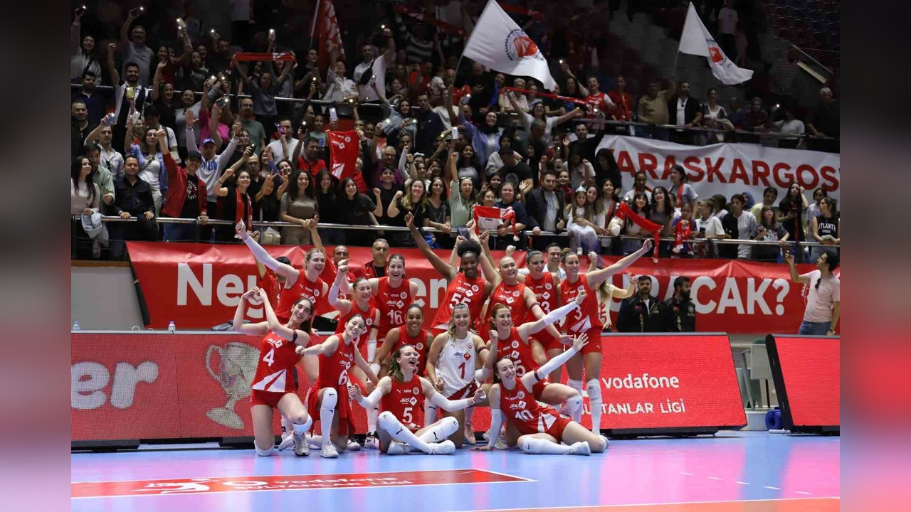 Aras Kargo Kadın Voleybol Takımı Ligdeki Başarısını Sürdürüyor