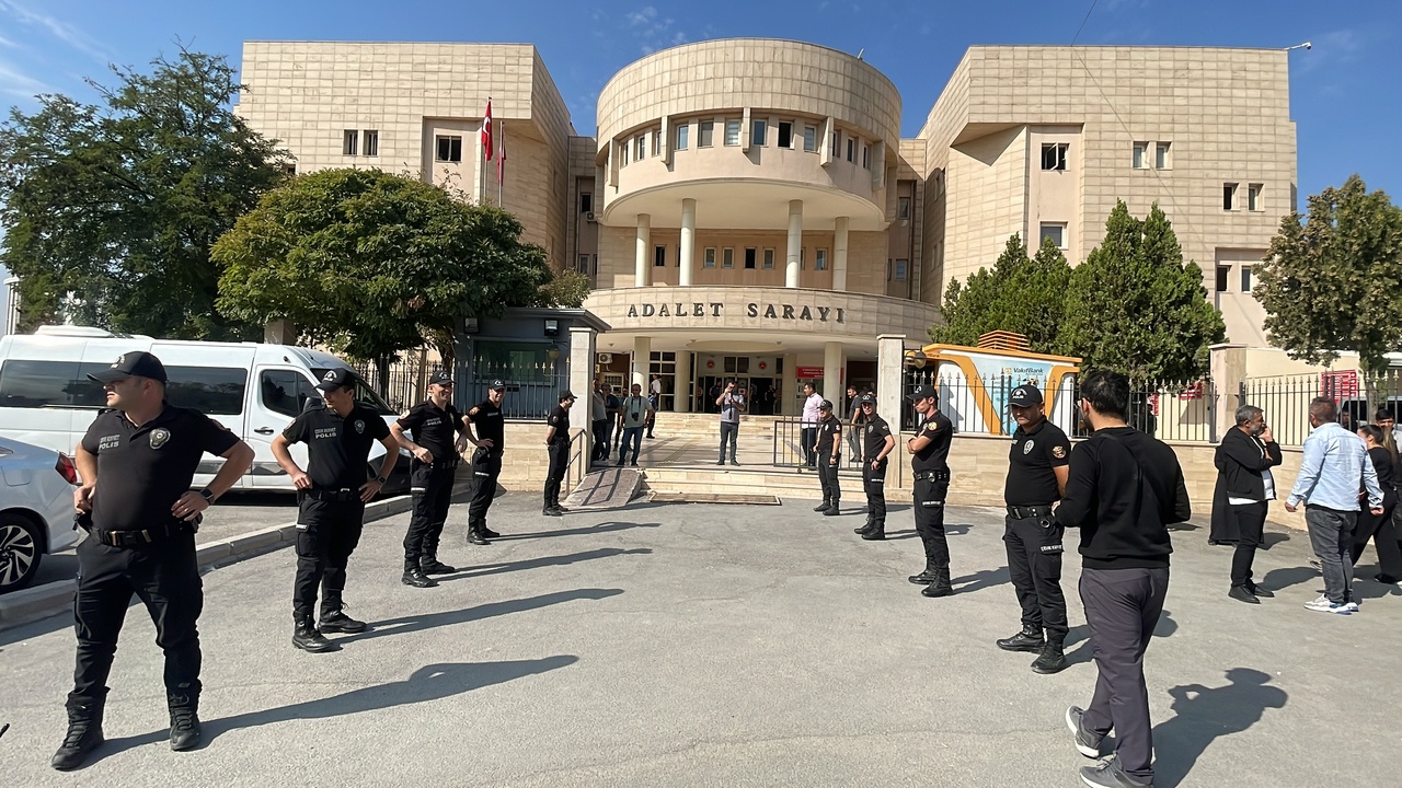 Uyuşturucu Ticareti Operasyonunda 20 Kişi Gözaltına Alındı