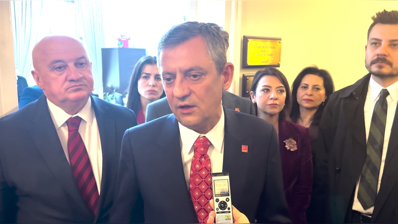 Özgür Özel, İmamoğlu'na Destek Verdi