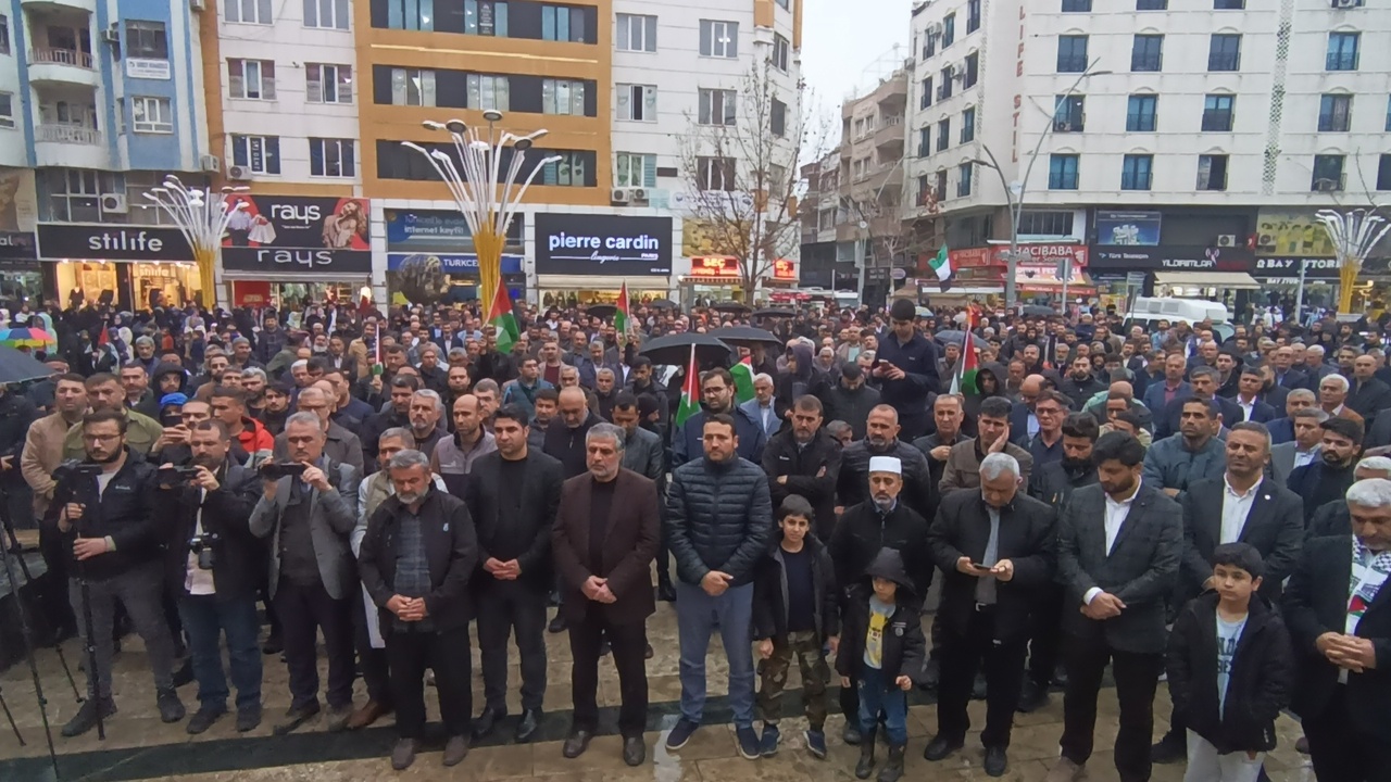 Batman'da İsrail'e Yönelik Protesto Gerçekleşti