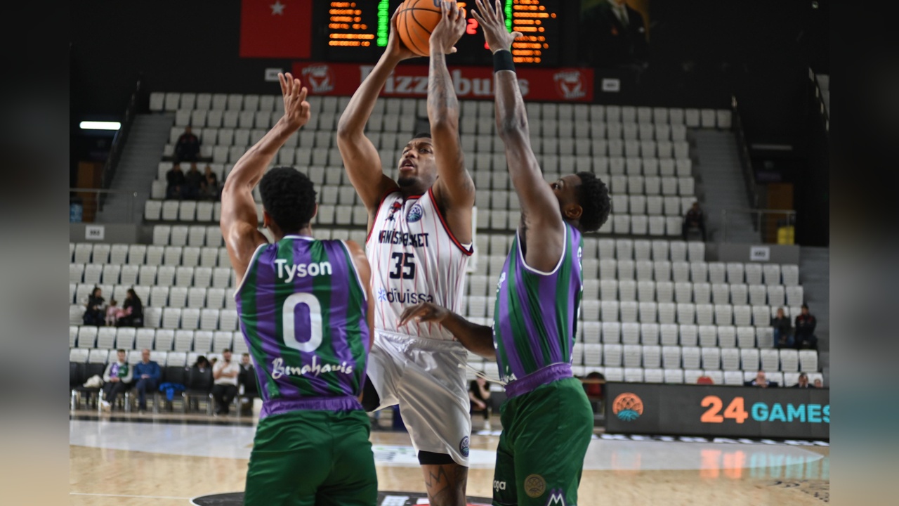Unicaja Malaga, Manisa Basket'ı Mağlup Etti