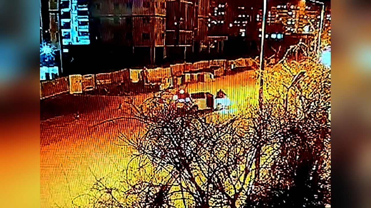 Polis, Silahlı Şüphelileri Motosikletle Çarparak Ele Geçirdi