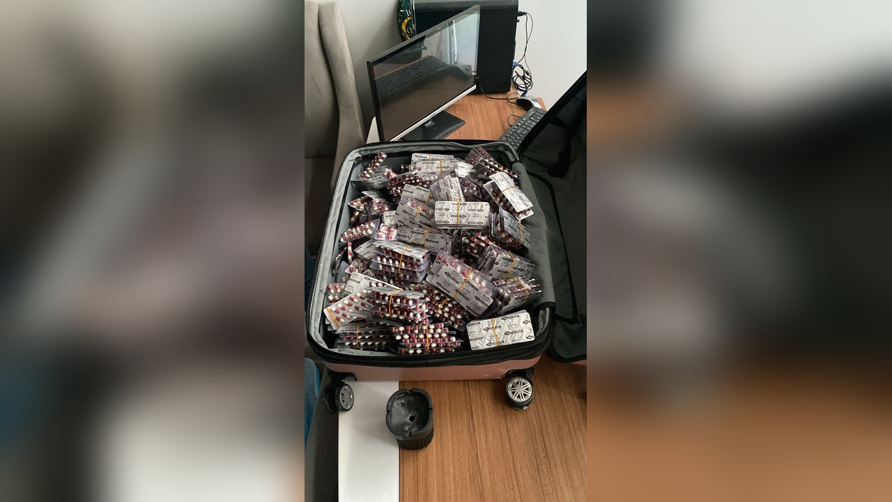 Çay Ocağında Büyük Uyuşturucu Operasyonu: 8 Bin 456 Hap Ele Geçirildi