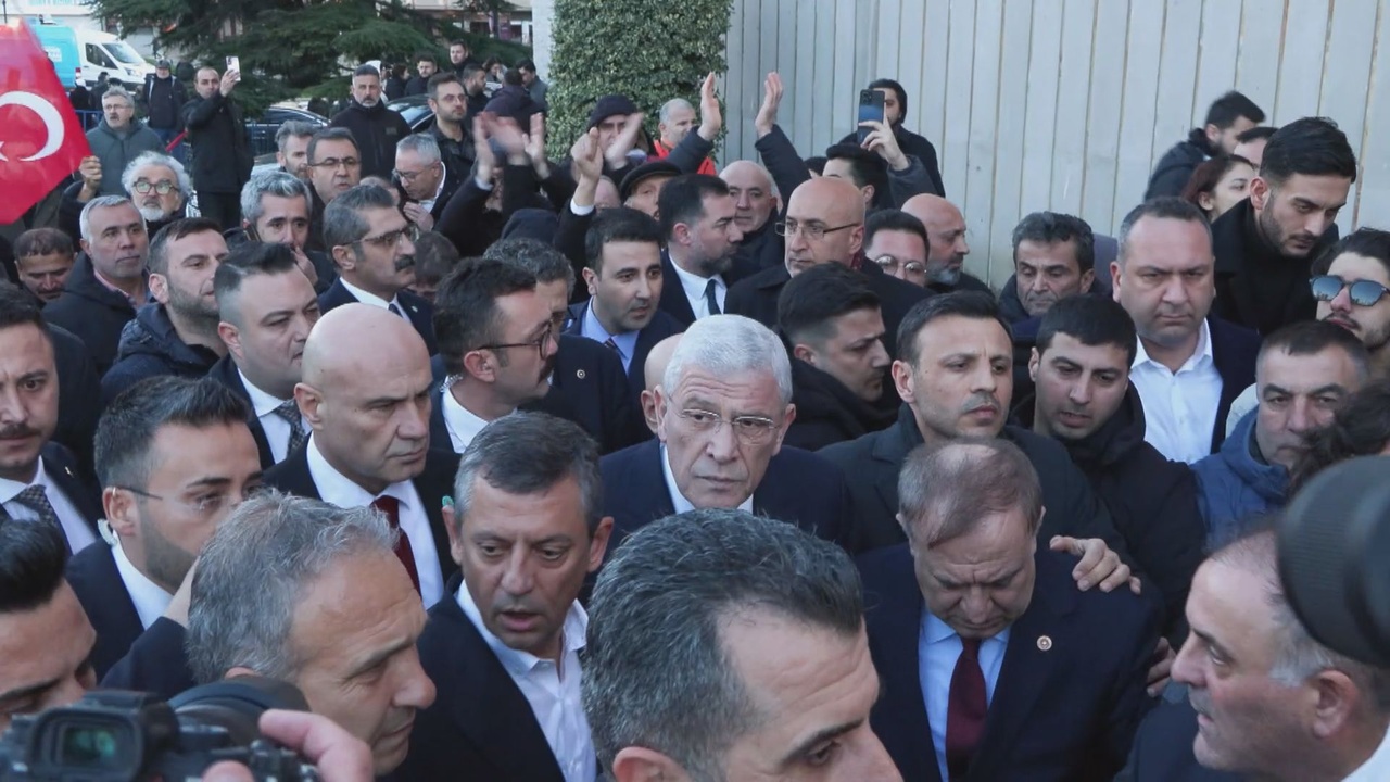 İYİ Parti Genel Başkanı Dervişoğlu, Saraçhane'de Basın Toplantısı Düzenledi
