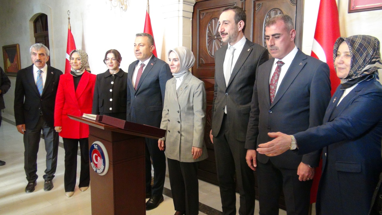 Bakan Göktaş Kilis'te Çiftçilerle Bir Araya Geldi