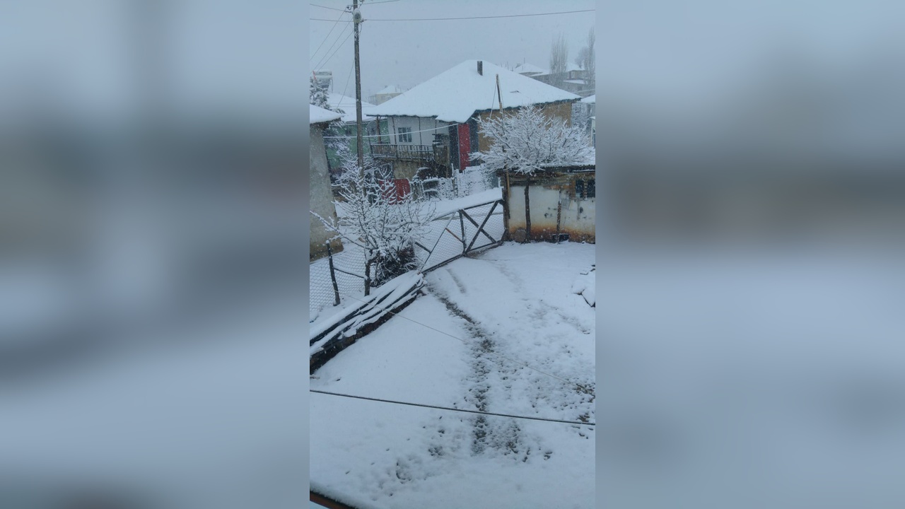 Tufanbeyli'de Kar Yağışı Taşımalı Eğitimi Olumsuz Etkiledi