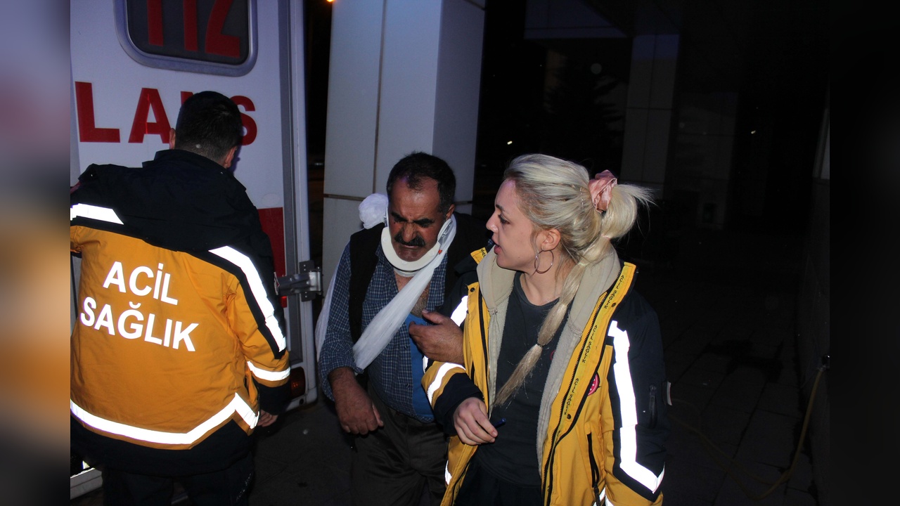 Aksaray'da Yolcu Otobüsü Devrildi, 20 Kişi Yaralandı