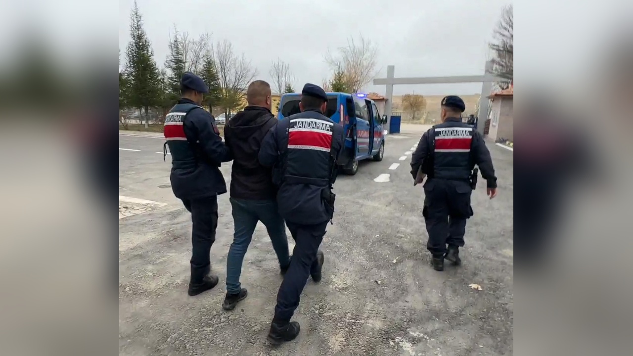 İzinli Çıkan Mahkum Hırsızlık Yaparken Suçüstü Yakalandı