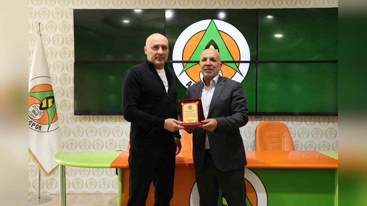 Alanyaspor'da Yönetim Değişikliği: Sami Uğurlu Görevden Alındı