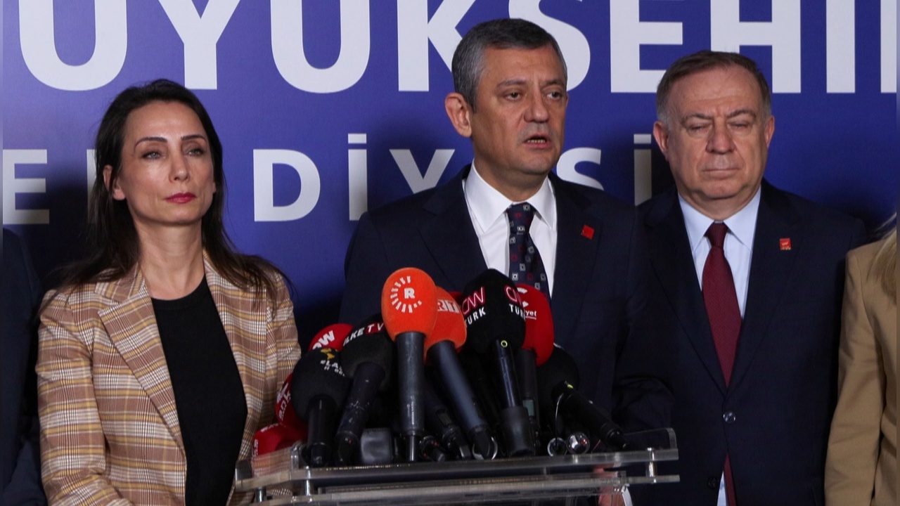 DEM Parti Heyeti, Özgür Özel ile İstanbul'da Buluştu
