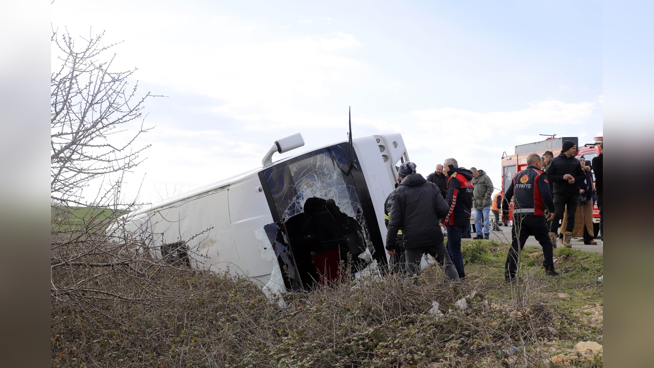 Keşan'da Öğrenci Servis Midibüsü Kaza Yaptı, 27 Kişi Yaralandı