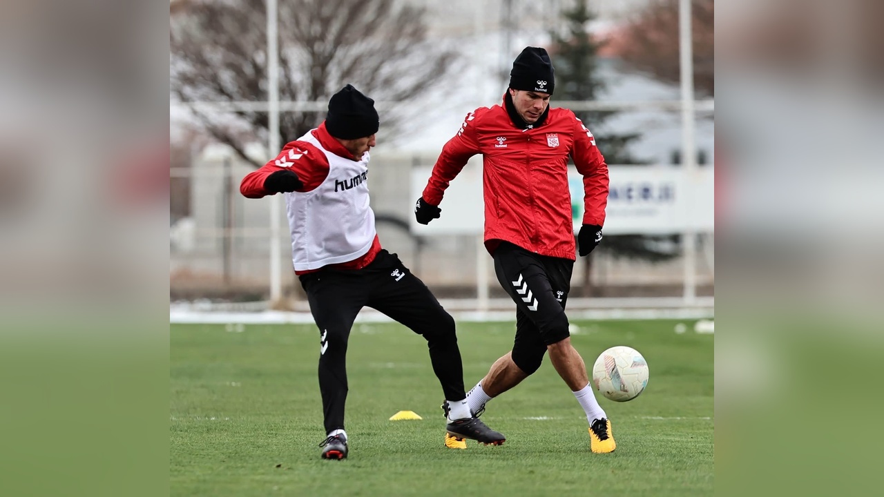 Sivasspor, Adana Demirspor Maçına Hazırlanıyor