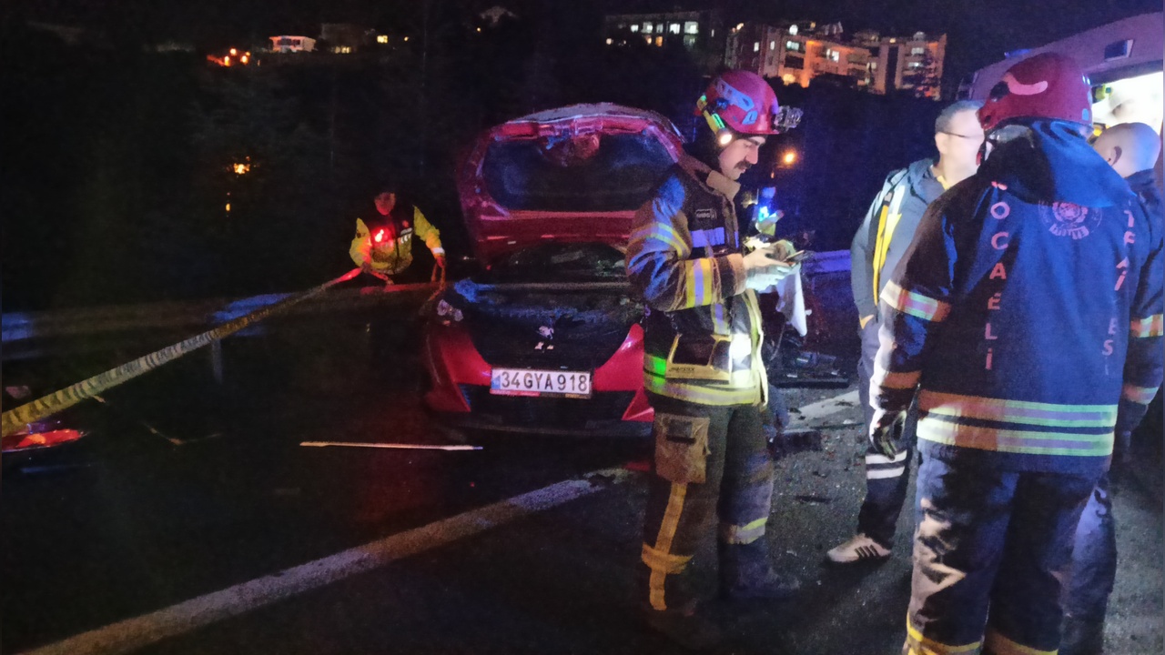 TEM Otoyolu'nda Zincirleme Trafik Kazası: İki Kişi Hayatını Kaybetti, Dört Kişi Yaralandı