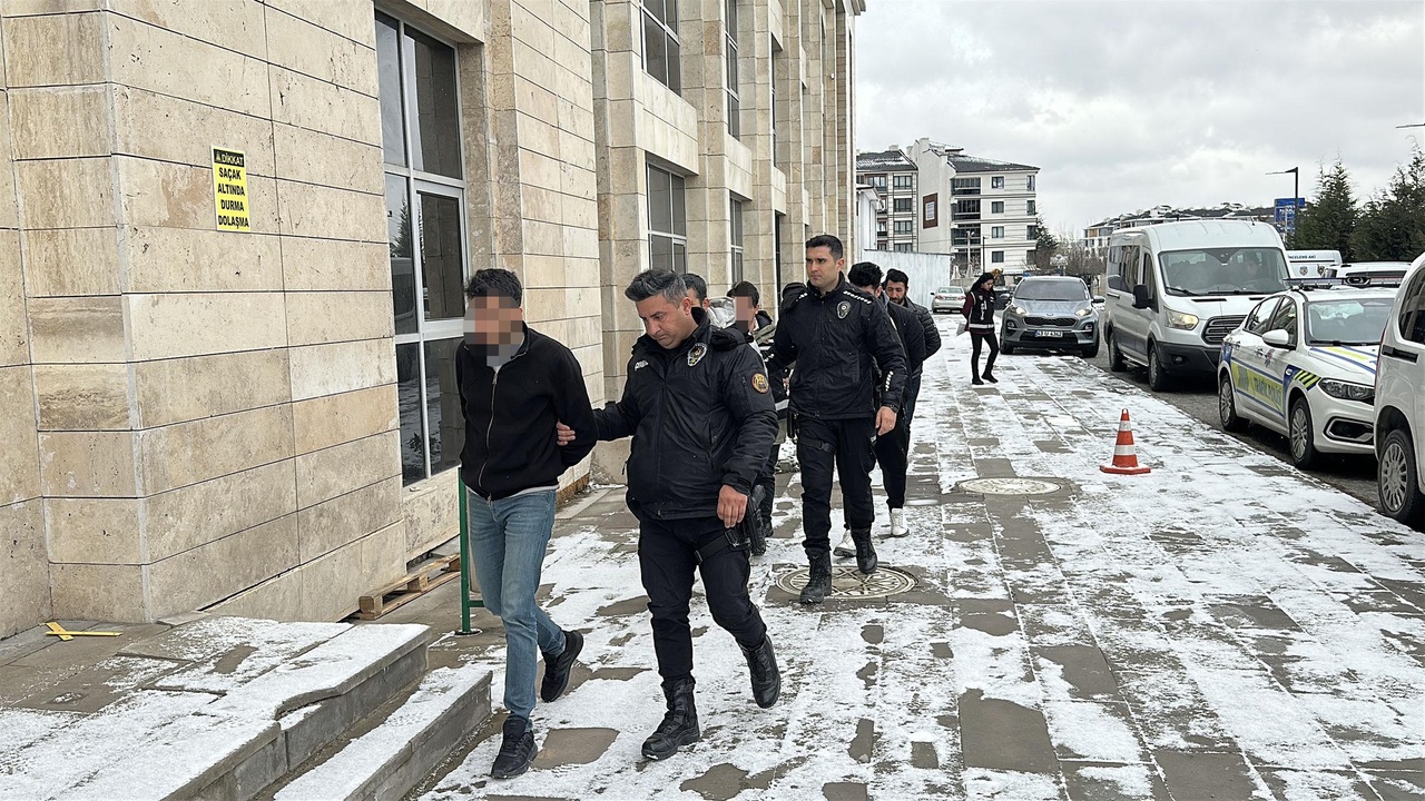 Kütahya'da Suç Örgütüne Yönelik Operasyon: 6 Kişi Gözaltında