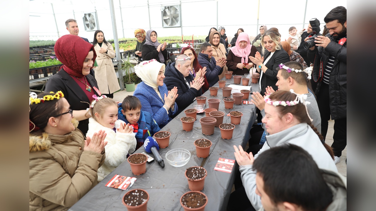 AK Parti Kadın Kolları, Dünya Down Sendromu Farkındalık Günü'nü Kutladı