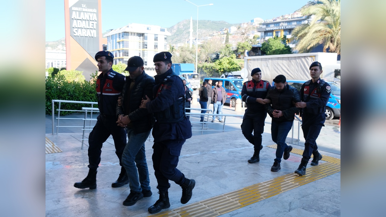 Tefeci Suç Örgütüne Yönelik Operasyonda 7 Şüpheli Adliyeye Sevk Edildi