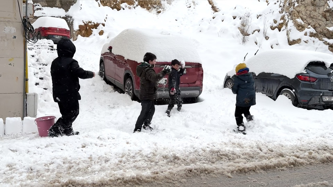 Bayburt'ta Kış Koşulları 37 Köy Yolunu Kapattı