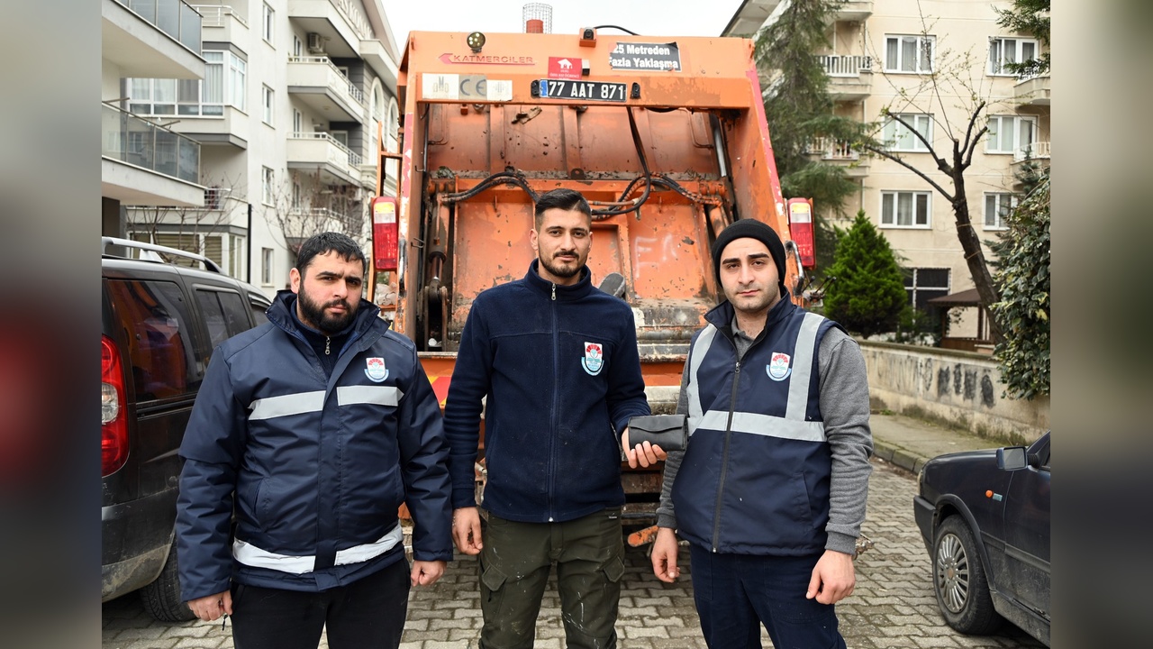 Yalova'da Temizlik Görevlisi Cüzdanı Sahibine Ulaştırdı