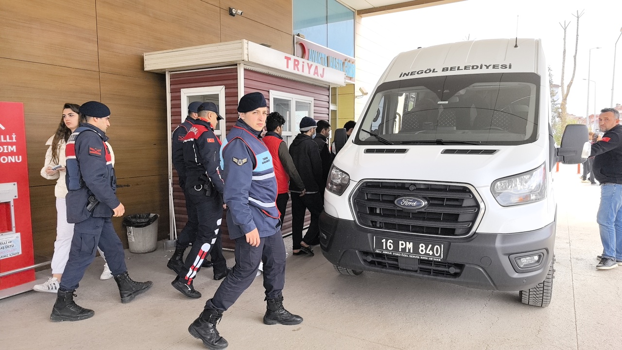 Kaçak Göçmenler Fabrikada Yakalandı