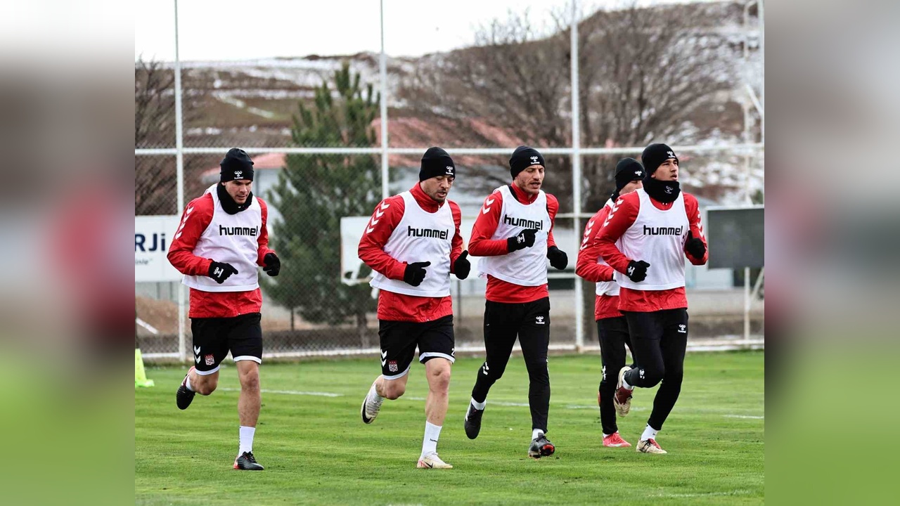 Sivasspor, Adana Demirspor ile Karşılaşmaya Hazırlanıyor