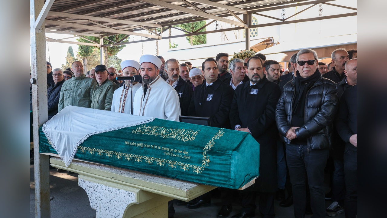 Seramik Sanatçısı Nedret Çini Tanfer Son Yolculuğuna Uğurlandı