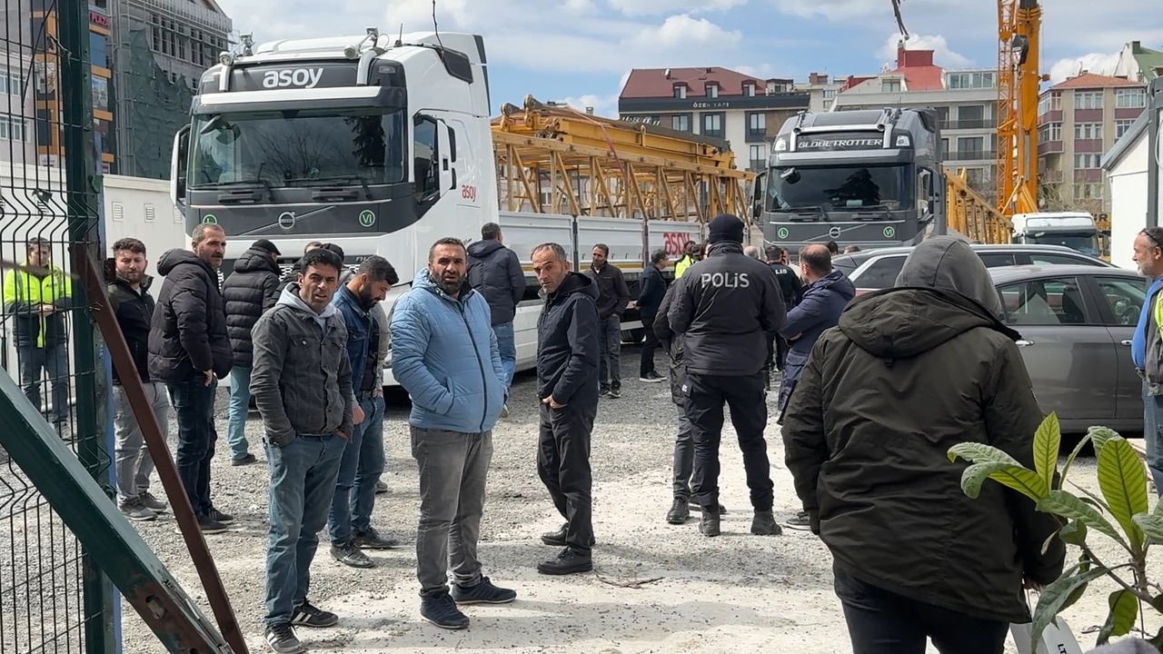 Avcılar'da İşçiler Ödemelerini Alamayınca Eylem Düzenledi