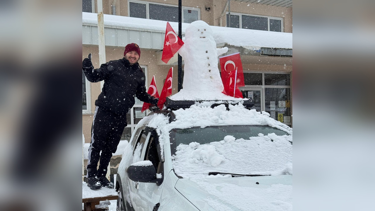 Kardan Adamlı Araçla Şehir Turu