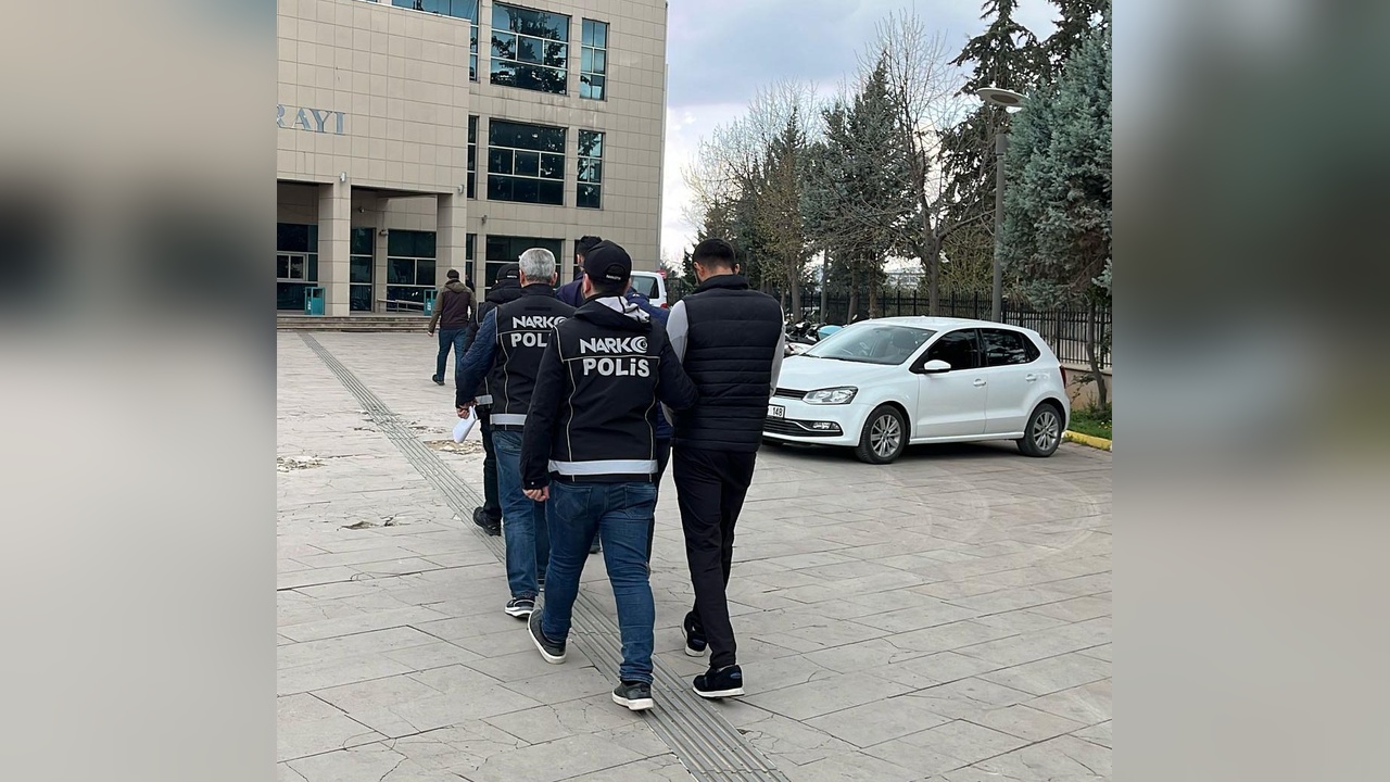 Kilis'te Uyuşturucu Operasyonu: İki Kişi Tutuklandı