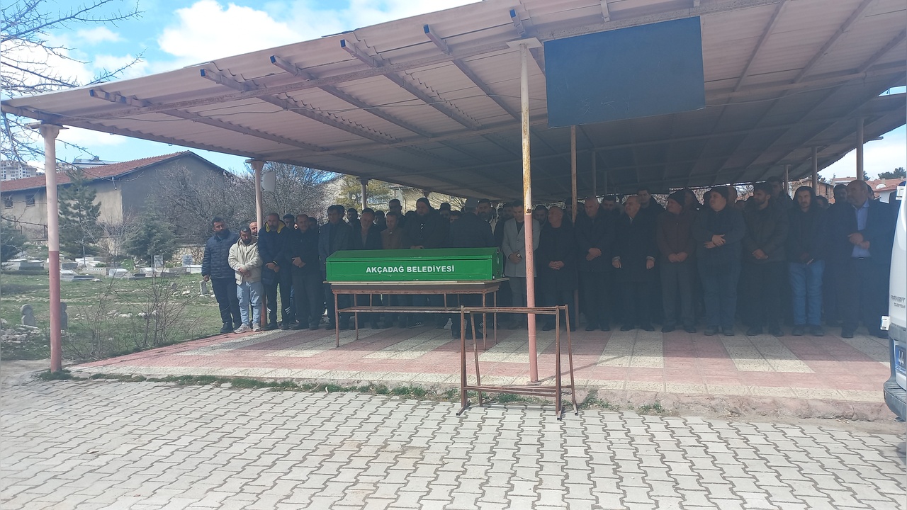 Kazada Hayatını Kaybeden Emre'nin Cenazesi Defnedildi