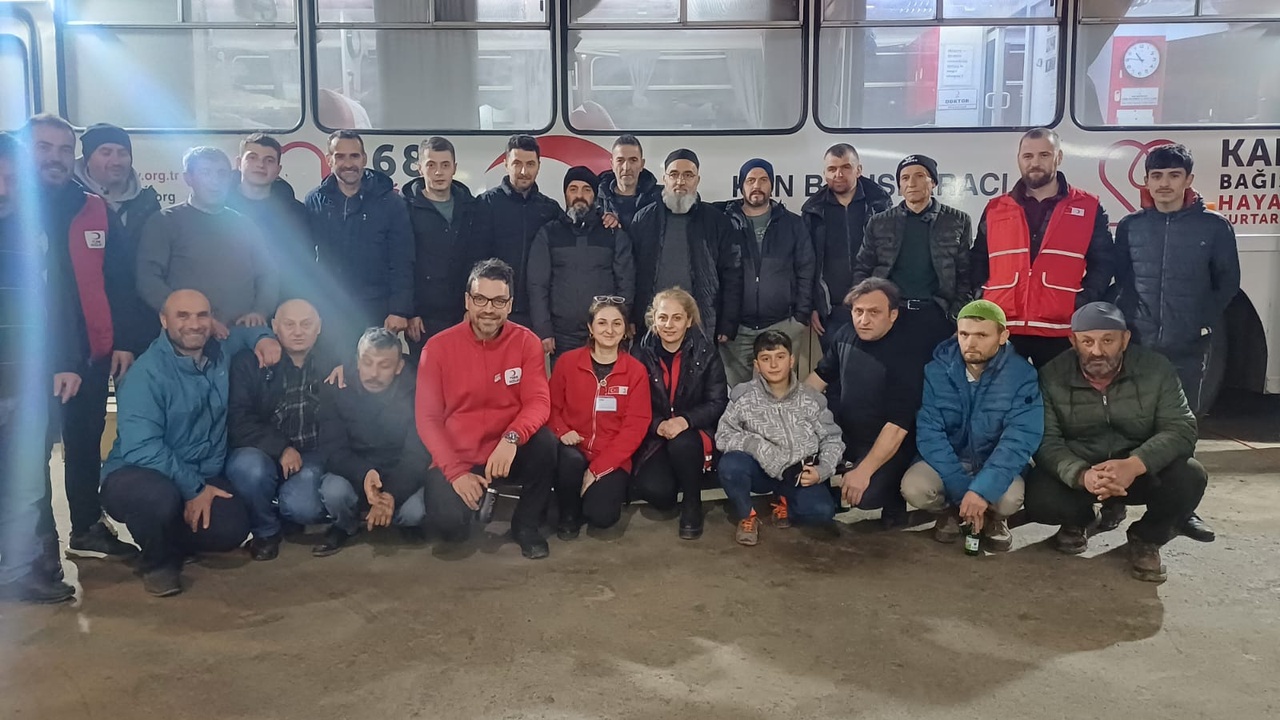 Trabzon'da Kan Bağışı Etkinliğine Büyük Katılım