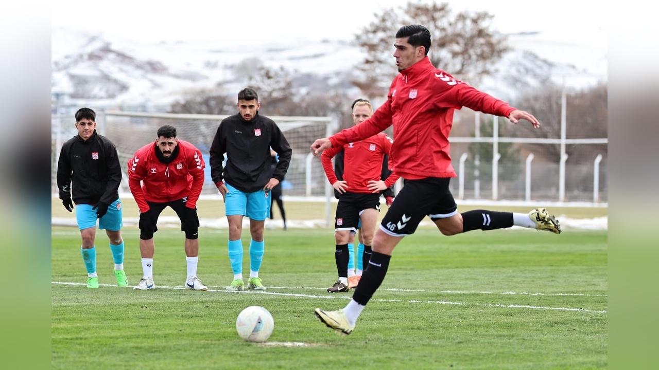 Sivasspor, Antrenman Maçında Sahaya Çıktı