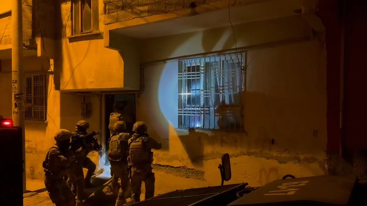 Şanlıurfa'da DEAŞ'a Yönelik Operasyonda İki Kişi Tutuklandı