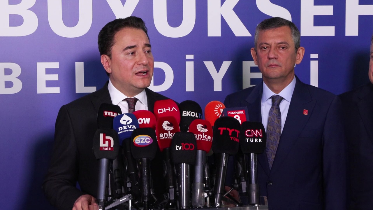 Ali Babacan, İBB Binasını Ziyaret Etti