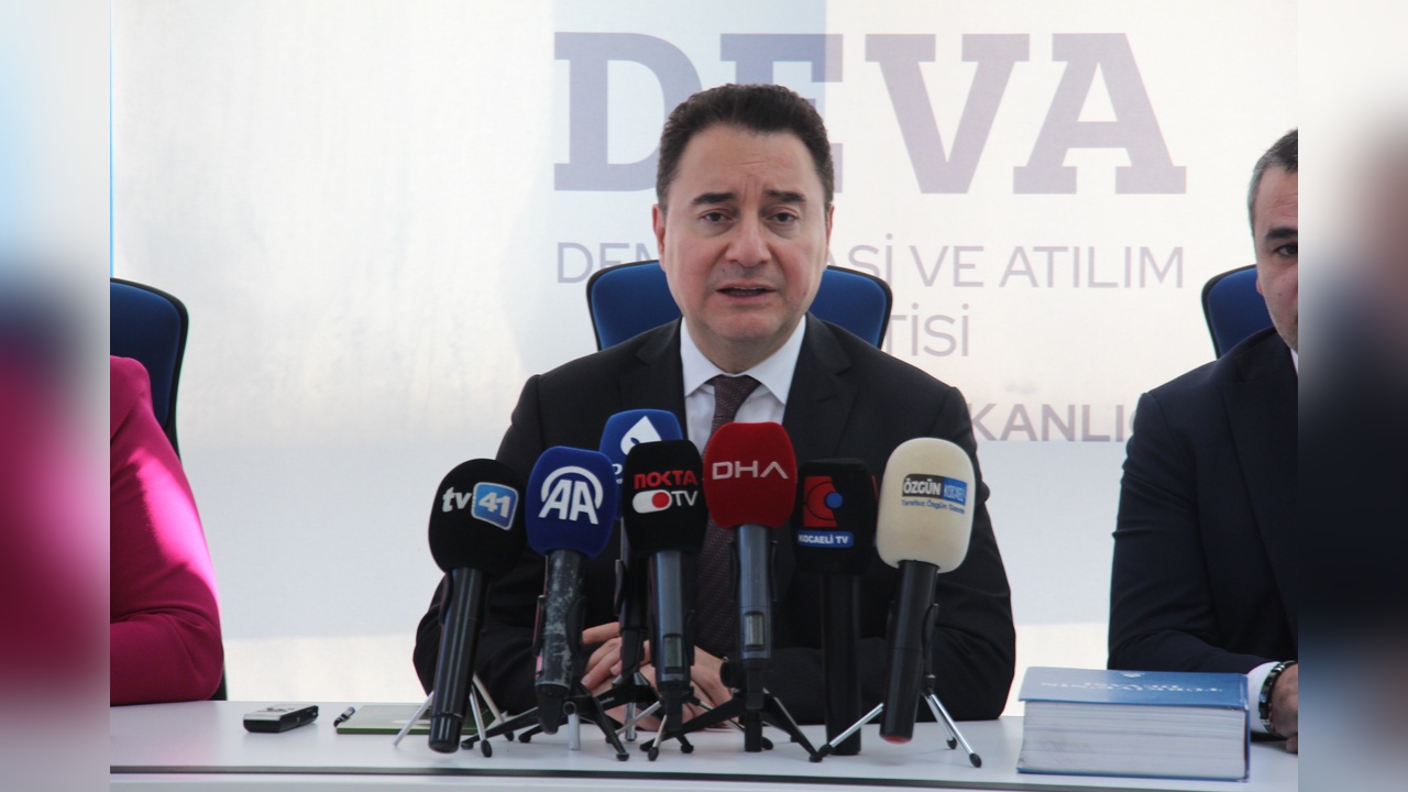 Babacan'dan Uyarı: Provokatif Hareketlere Dikkat Edin