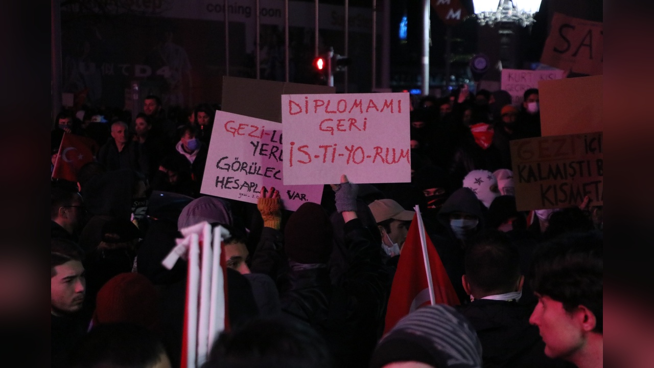 Ankara'da İmamoğlu Protestolarında 60'tan Fazla Gözaltı Gerçekleşti