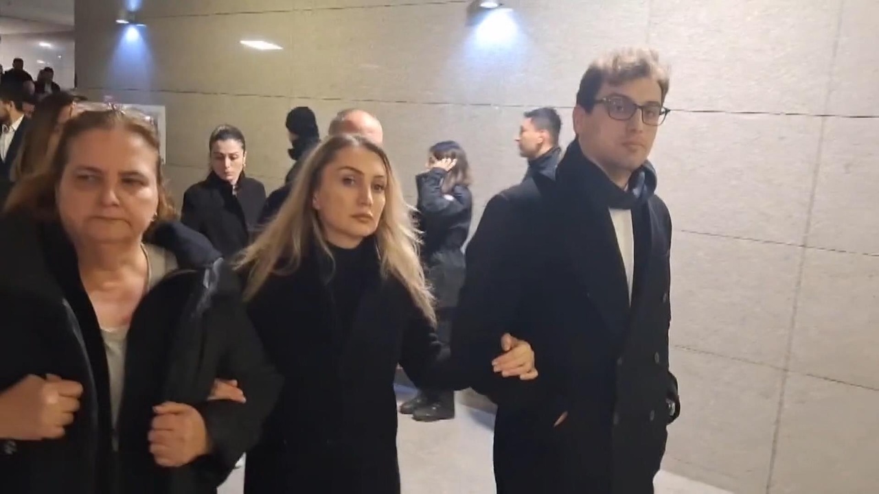 Özgür Özel, Mansur Yavaş ve Dilek İmamoğlu Adliye Önünde Bir Araya Geldi