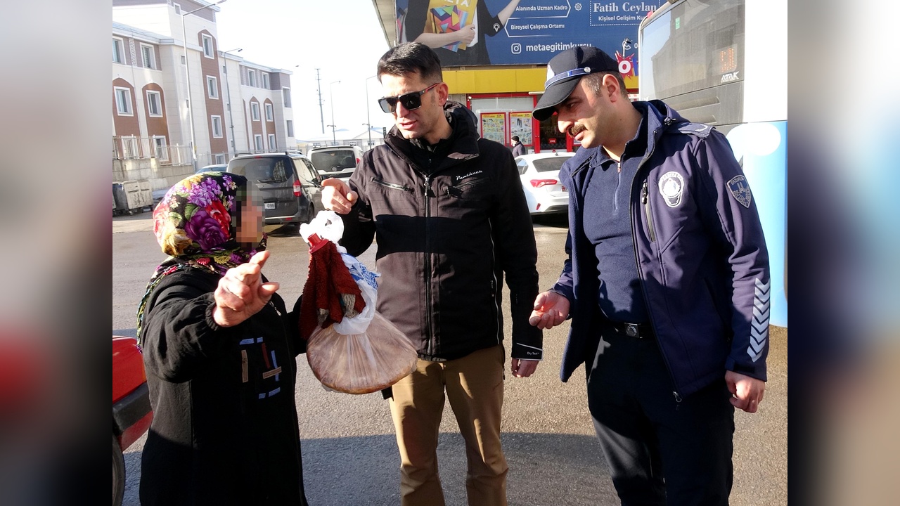 Dilencinin Zabıta ile Yaşadığı Para Tartışması