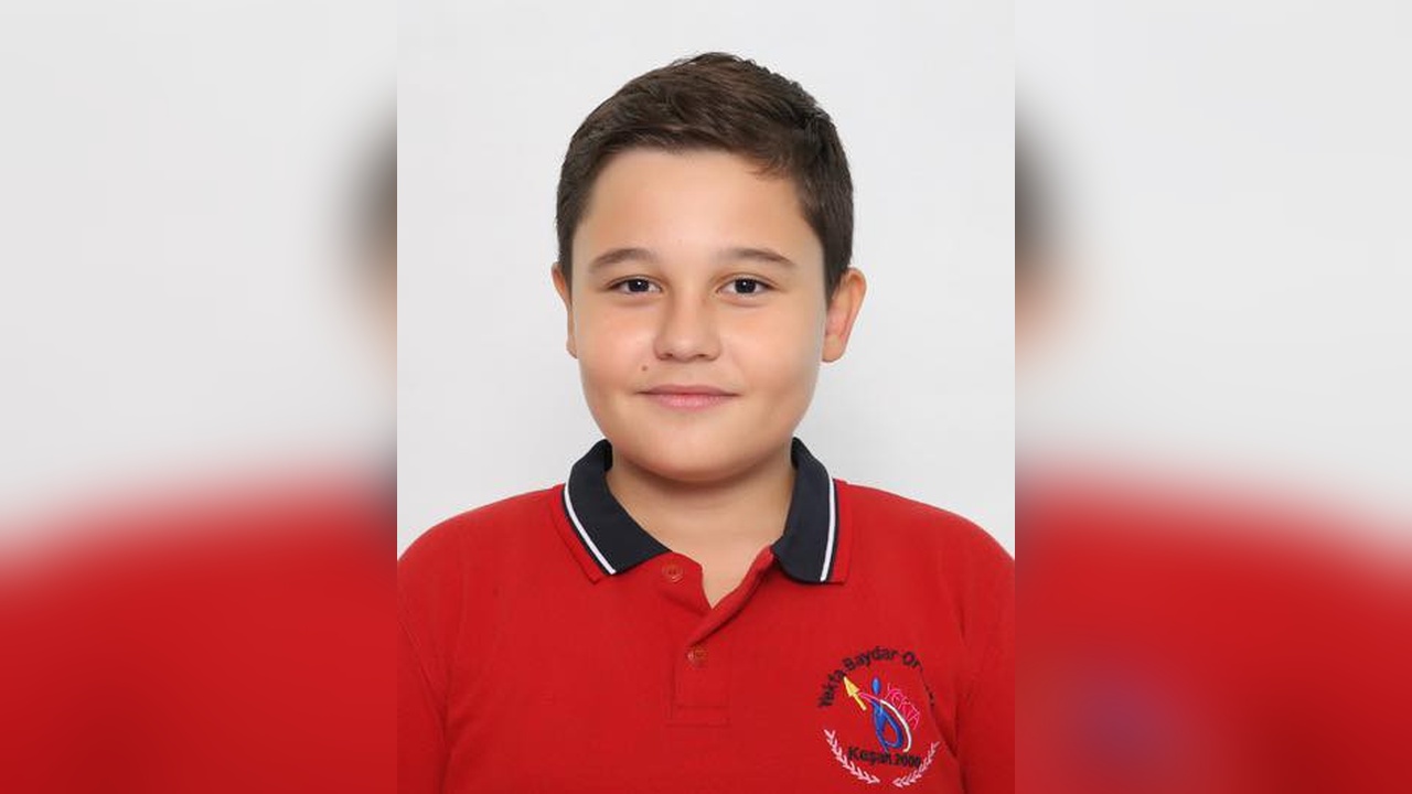 Balkondan Düşen Çınar Hayatını Kaybetti