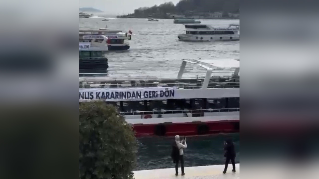 Haliç'te Tekne Sahipleri Protesto Düzenledi