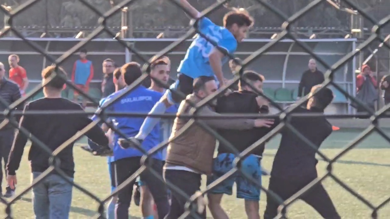 Adana'da Amatör Lig Maçında Kavga Çıktı