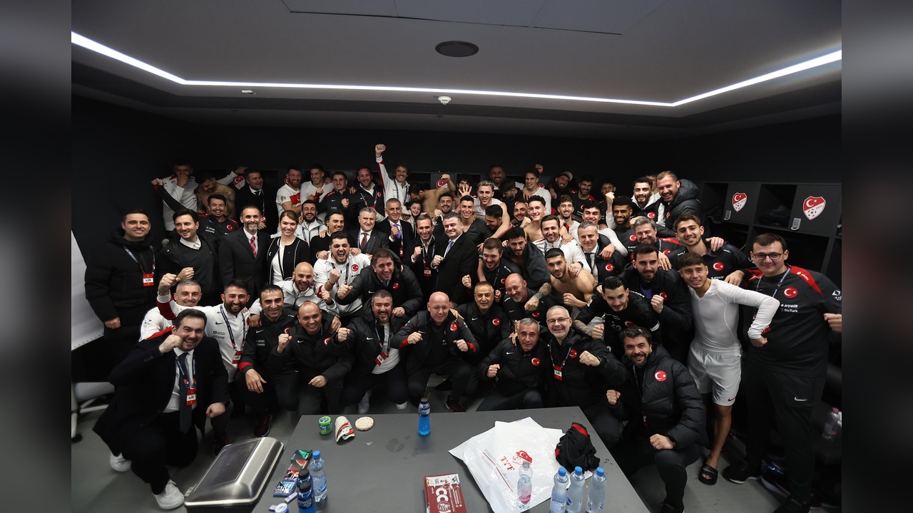 Cumhurbaşkanı Erdoğan, A Milli Takım'ı kutladı