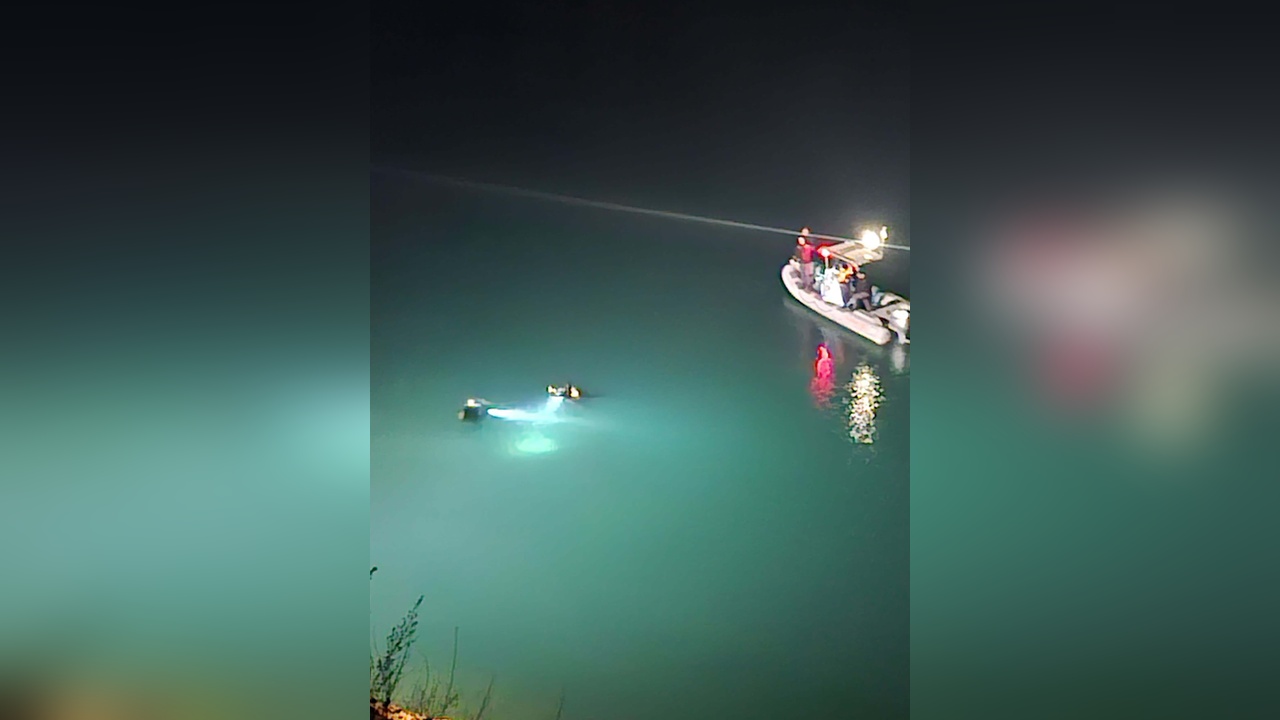 Karaman'da Baraja Uçan Elektrik Dağıtım Aracında Sürücü Hayatını Kaybetti