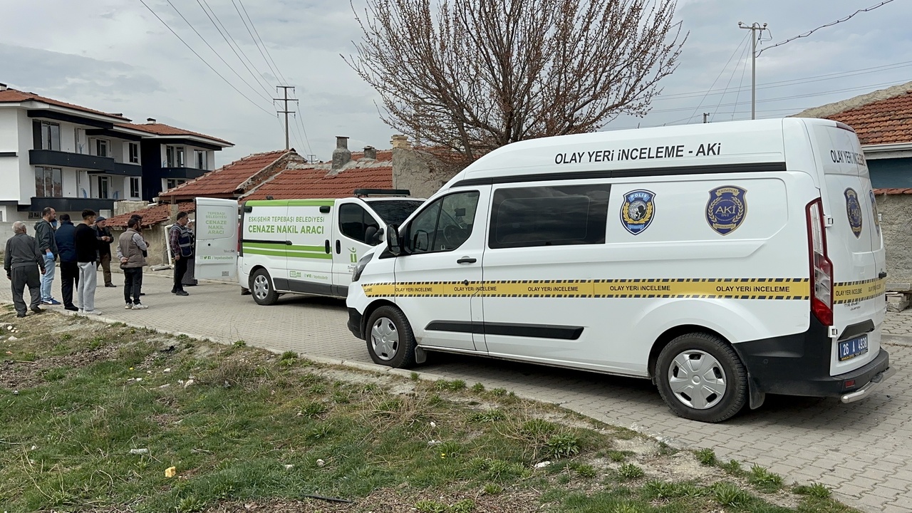 Evinde Oğlunu Hayatını Kaybetmiş Buldu