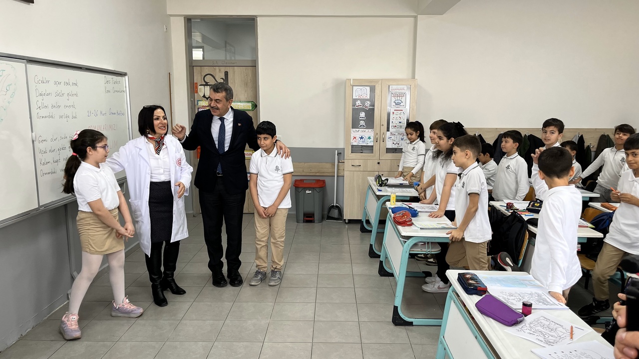 Bakan Tekin, Öğrencinin Vaadini Yerine Getirdi
