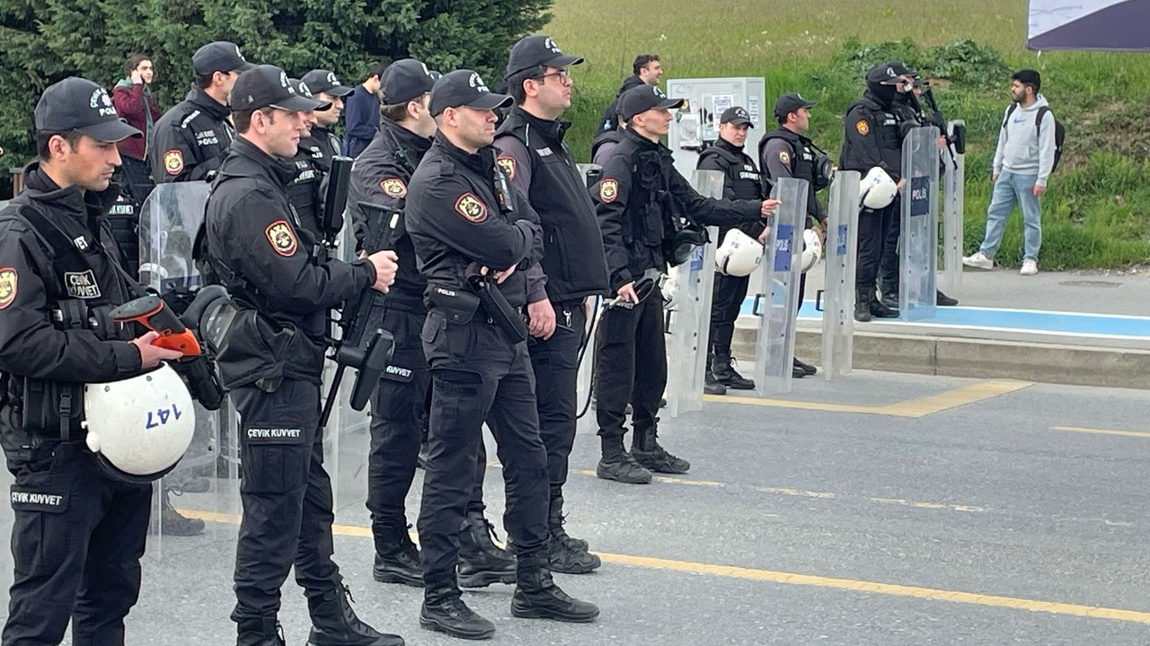 Sakarya'da İzinsiz Gösteriye Polis Müdahalesi Gerçekleşti
