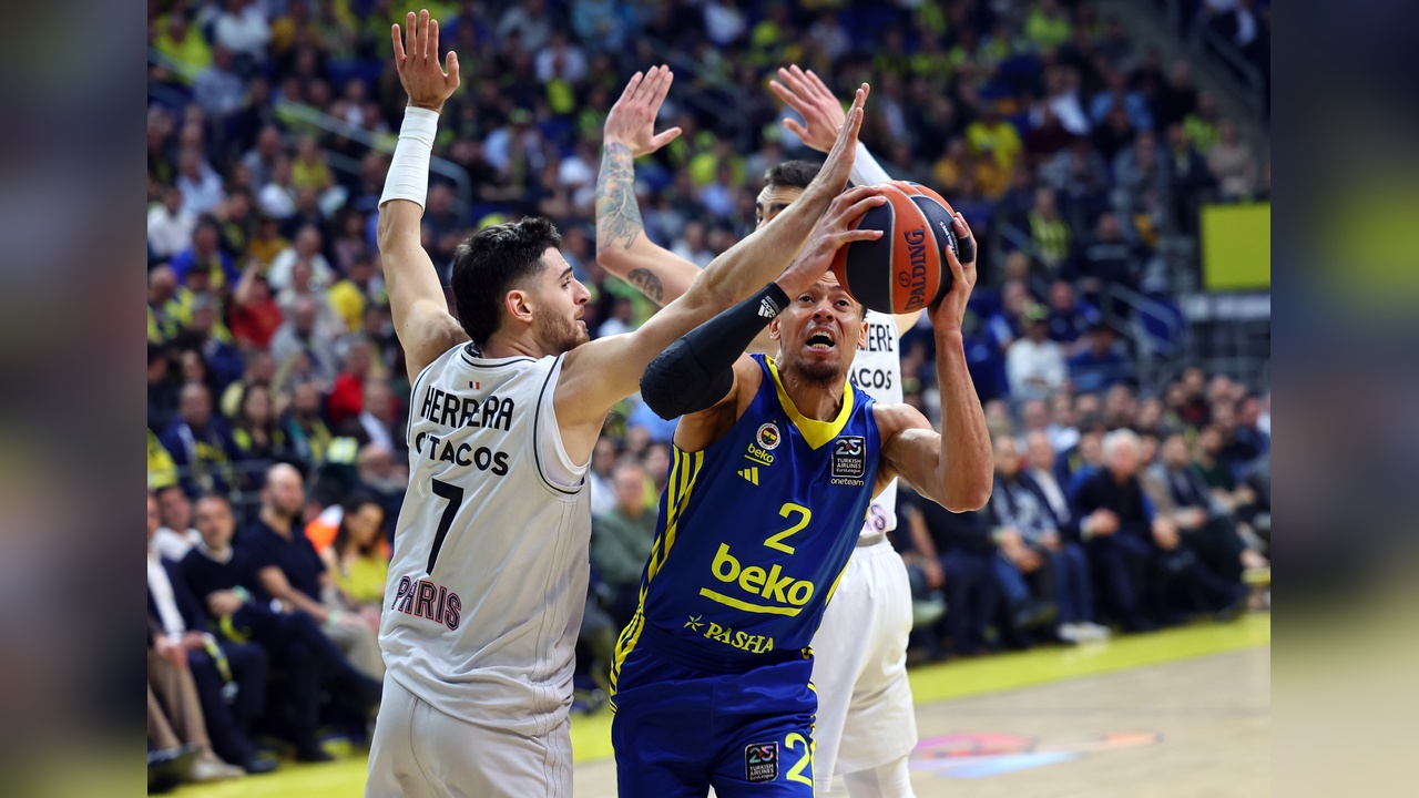 Fenerbahçe Beko, Paris Basketbol'u Zorla Geçti